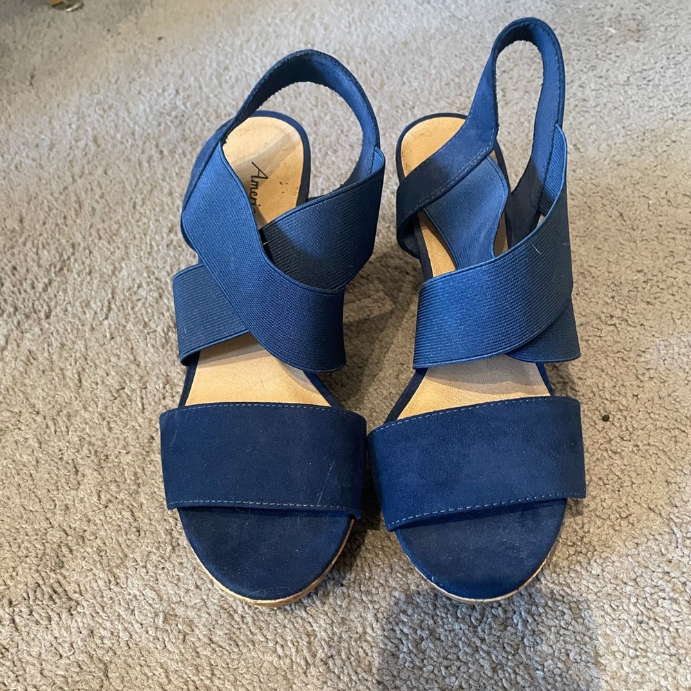 American eagle wedges - size 8